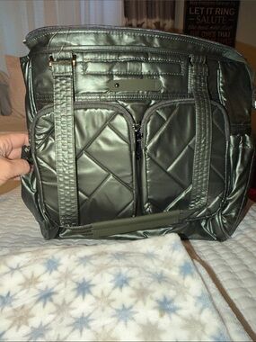 lug metallic Olive Green Trotter Tote
